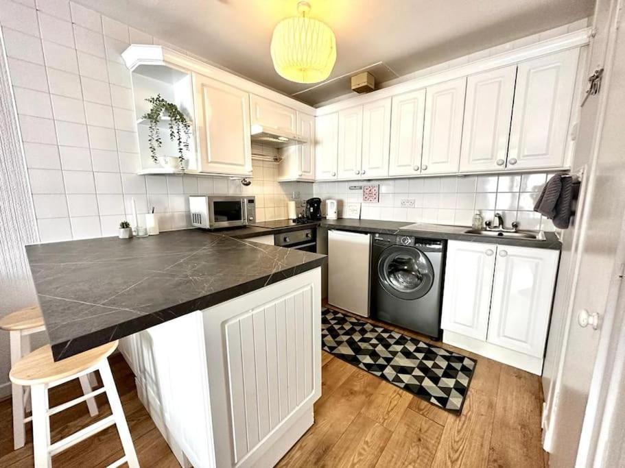 City Centre Hidden Hideout For 2 Edinburgh Ngoại thất bức ảnh