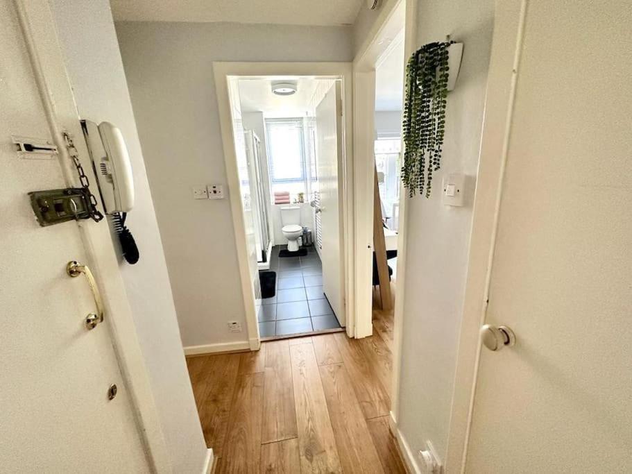 City Centre Hidden Hideout For 2 Edinburgh Ngoại thất bức ảnh